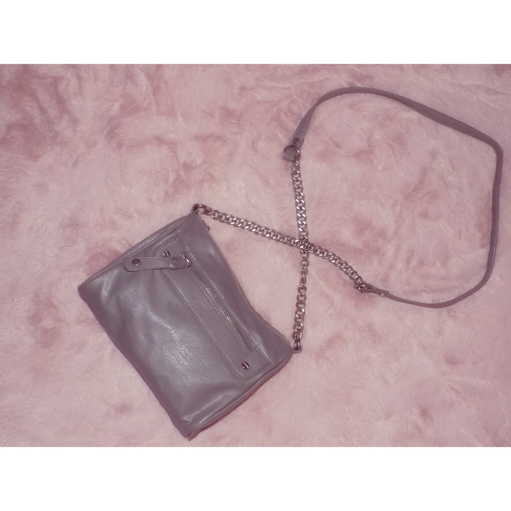 ‼️⬇️PRICE DROP-Gray Shoulder Purse ⬇️‼️